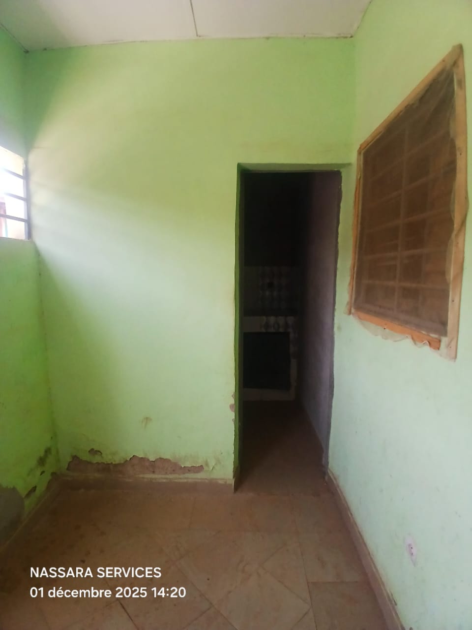 Chambre salon disponible à Tegueré